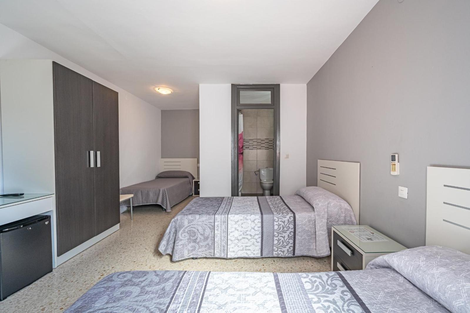 Hostal Ocana Manilva Extérieur photo